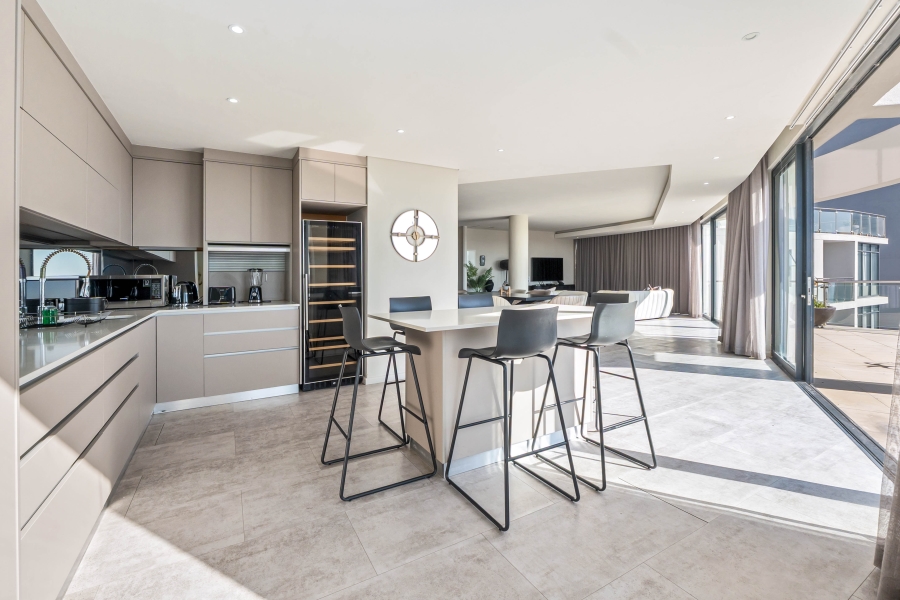 4 Bedroom Property for Sale in Bloubergstrand Western Cape
